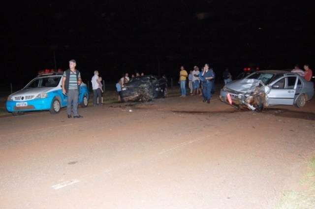 Taxista de 74 anos morre em colis&atilde;o entre dois carros na BR-376 
