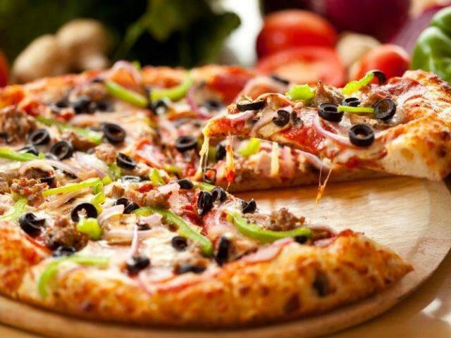 No Dia da Pizza, tem desconto de 50% e brotinho de chocolate de brinde na cidade