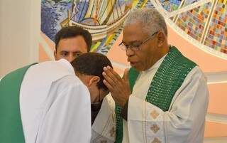 O padre Henrique assume a diocese de Dourados em janeiro; 1º negro em 57 anos (Foto: Divulgação/ Rádio RB2)