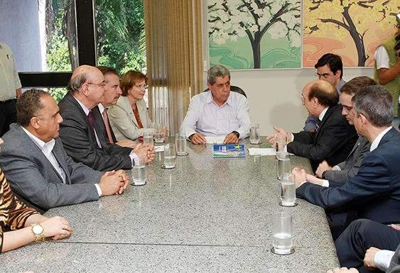 Gigante dos cosm&eacute;ticos discute com Andr&eacute; f&aacute;brica em Campo Grande