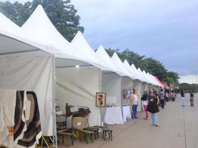 Mau tempo faz prefeitura adiar edi&ccedil;&atilde;o de agosto da Feira M&atilde;os que Criam