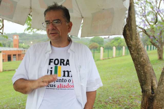Profissionais da sa&uacute;de promovem carreata em protesto contra caos no setor