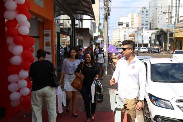 Com&eacute;rcio da Capital inverte tend&ecirc;ncia e vendas crescem em junho