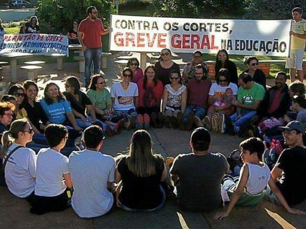 Ap&oacute;s greve contra PEC, administrativos da UFGD voltam ao trabalho