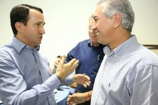 O governador Reinaldo Azambuja reuniu-se com prefeitos. (Foto: Leca)