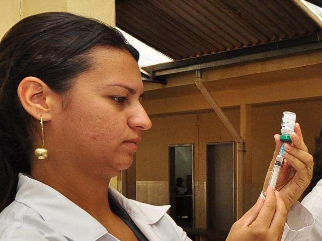 Secretaria de Sa&uacute;de distribui doses e vacina&ccedil;&atilde;o contra gripe come&ccedil;a amanh&atilde;