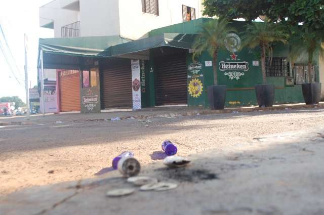 Pol&iacute;cia faz opera&ccedil;&atilde;o em bares para evitar algazarra em ruas e som alto 