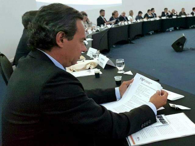 Marquinhos Trad participa de encontro para entregar pauta aos presidenci&aacute;veis