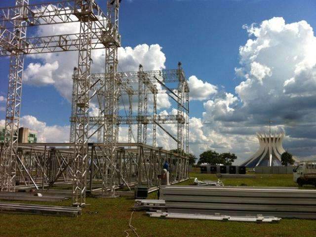 Sertanejos d&atilde;o tempo na agenda de shows para comemorar Natal com a fam&iacute;lia 