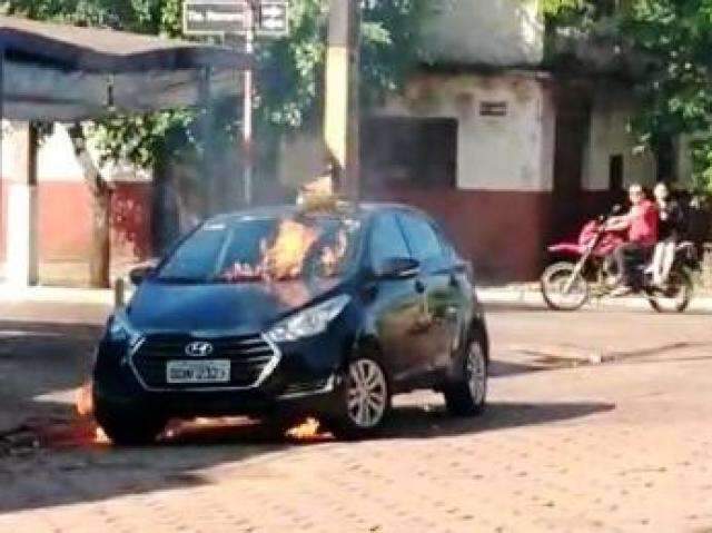 Brasileiro &eacute; acusado de tentar incendiar carro de ex-namorada na fronteira