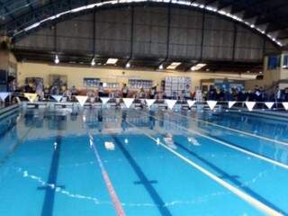 Provas de natação estão na agenda dos Jogos Escolares (Foto: Divulgação - PMCG)