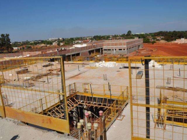Obra de hospital &agrave;s margens da BR-158 envolve mais de 100 trabalhadores