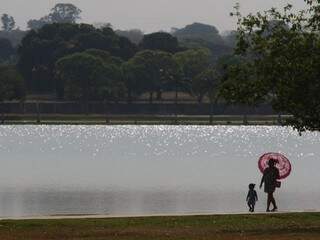 Lago no município de Três Lagoas, que está entre as mais quentes do Brasil (Foto: André Bittar/Arquivo)