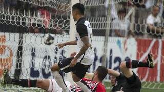 Aniversariante do dia, Lucca marca o primeiro gol do Corinthians sobre o São Paulo. (Foto:Agência Corinthians) 