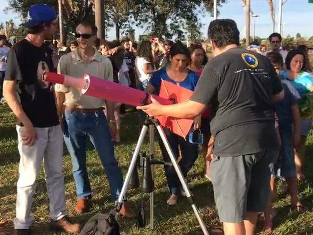 Estudantes se preparam para observar eclipse solar na rotat&oacute;ria do Moren&atilde;o