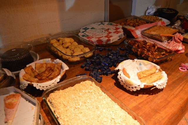 Com receita de jaca e banda com nome de hamb&uacute;rguer, grupo faz festa gastron&ocirc;mica