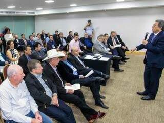 Prefeitos reunidos em Brasília durante encontro com senador Moka (Foto: divulgação/assessoria) 