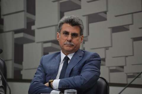 Após pressão, Romero Jucá anuncia que deixará governo Temer