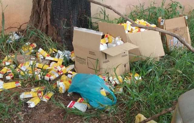 Moradores denunciam descarte irregular de rem&eacute;dios vencidos na Vila Sobrinho