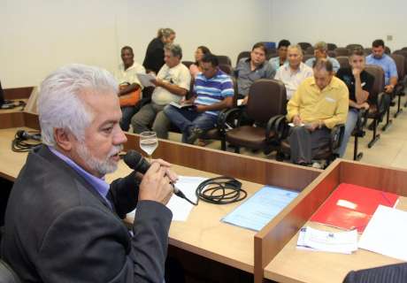 Pavimentação de 12 bairros depende de assinatura de Dilma, diz Semy
