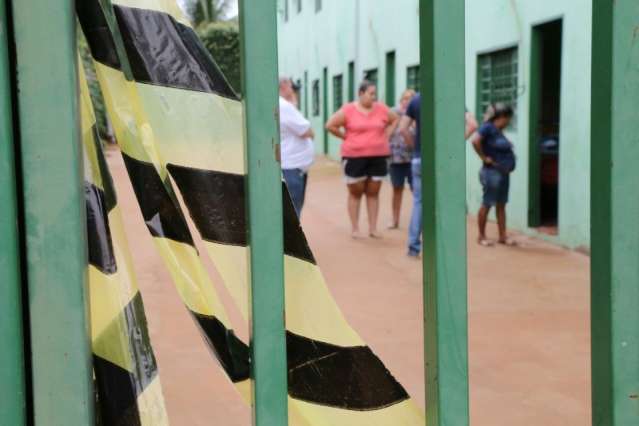 Idoso &eacute; morto com golpes de barra de ferro na cabe&ccedil;a e tem carro roubado