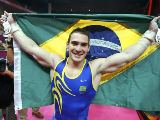  Arthur Zanetti conquista medalha de ouro na gin&aacute;stica art&iacute;stica