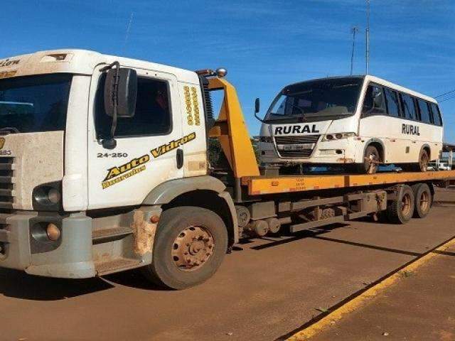 Ve&iacute;culo que fazia transporte ilegal de funcion&aacute;rios &eacute; apreendido pela Agepan