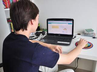 Em MS, 1/3 dos lares tem computador com internet, informa pesquisa Em MS, 1/3 dos lares tem computador com internet, informa pesquisa