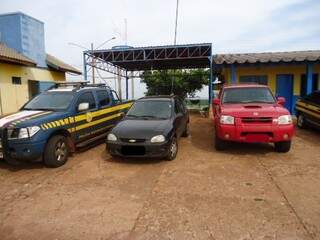 Carros seriam levados para o Paraguai (Foto: Divulgação)
