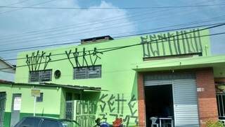 Segundo o proprietário do estabelecimento, uma nova pintura só poderá ser feita no inicio do mês, quando haverá também a instalação de câmeras de segurança. (Foto: Repórter News)