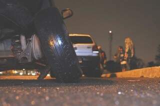 Alguns motoristas amargaram o prejuízos de dois pneus furados (Foto: Alcides Neto)