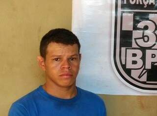 Luiz Carlos foi preso junto com outros dois adolescentes de 15 e 17 anos (Foto: Adilson Domingos)
