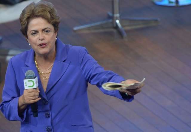 Dilma veta extens&atilde;o da regra de alta do sal&aacute;rio m&iacute;nimo a aposentadorias