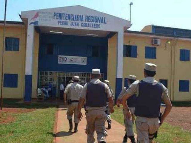 Atacado a pauladas por preso, agente penitenci&aacute;rio perde peda&ccedil;o de orelha