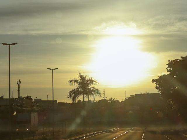 Semana come&ccedil;a com temperaturas elevadas e m&aacute;xima chega aos 34&ordm;C