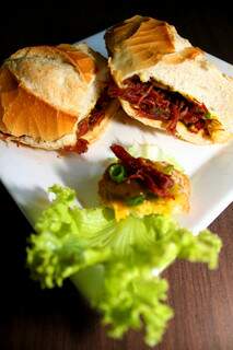 Sanduíche pantaneiro está entre os pratos promocionais (Foto: divulgação)