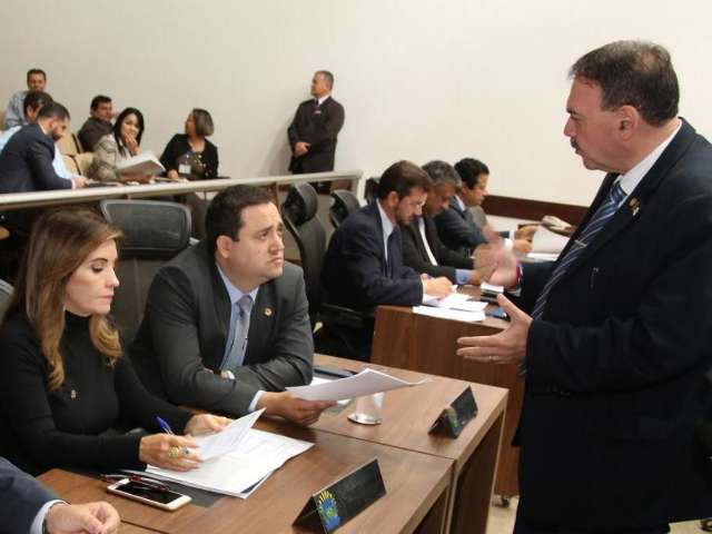 Proibi&ccedil;&atilde;o de uso de celulares em UTIs neonatais tem debate entre deputados