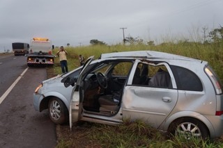Pastor fica ferido ap&oacute;s capotar ve&iacute;culo ao tentar fazer ultrapassagem
