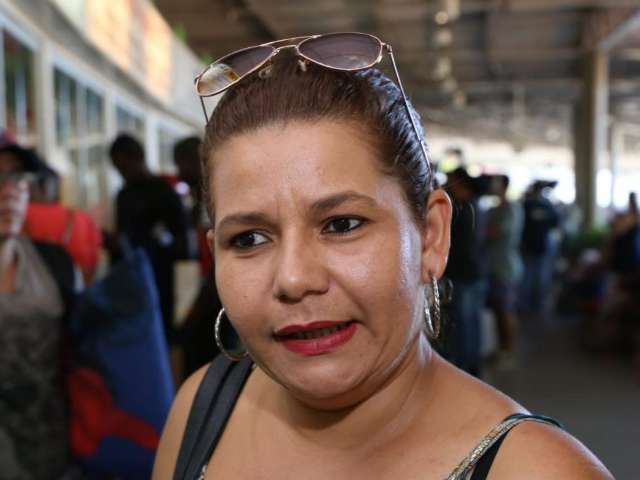 H&aacute; quatro dias do Natal, rodovi&aacute;ria amanhece com fila e sagu&atilde;o cheios