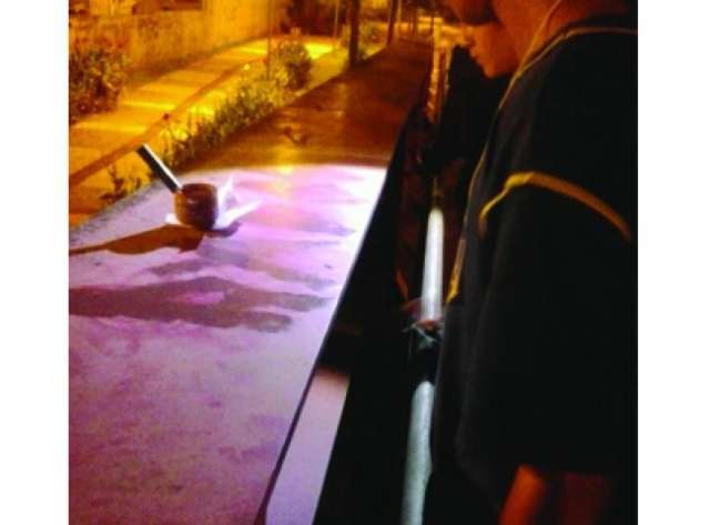 Adolescentes s&atilde;o flagrados pichando pontilh&atilde;o na Maracaju