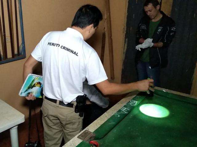 Comerciante &eacute; encontrado morto em bar com ferimentos no rosto 