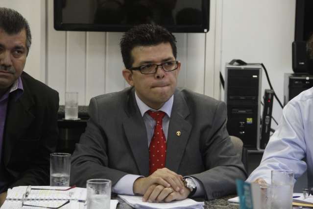 Sindicato anuncia estado de greve para pressionar por reajuste de 25%