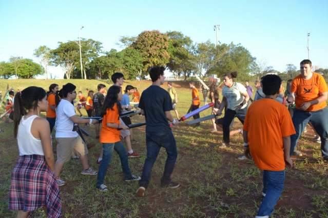 Em encontro de semideuses, f&atilde;s de Percy Jackson vivem as hist&oacute;rias dos livros 