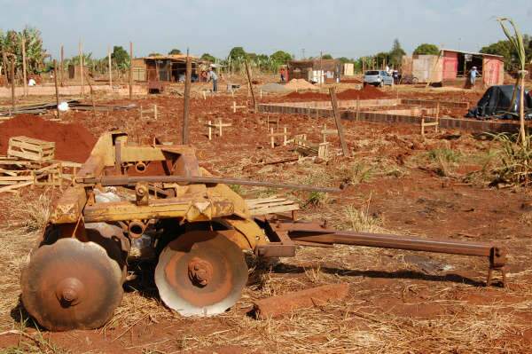  Com reintegra&ccedil;&atilde;o anunciada, acampados dizem n&atilde;o ter para onde ir