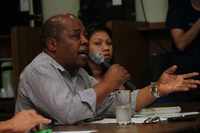 Prefeito diz que foi &agrave; Justi&ccedil;a porque di&aacute;logo n&atilde;o acabou com a greve