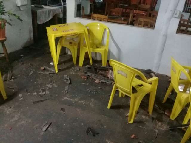 Ladr&atilde;o fica ferido ap&oacute;s cair do telhado de restaurante que tentava furtar