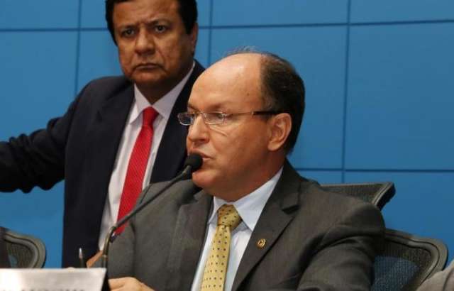 Com equipe reduzida, comissionados ser&atilde;o renomeados semana que vem