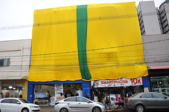 Consumidor quer garantir camisetas, churrasco e cerveja para a Copa
