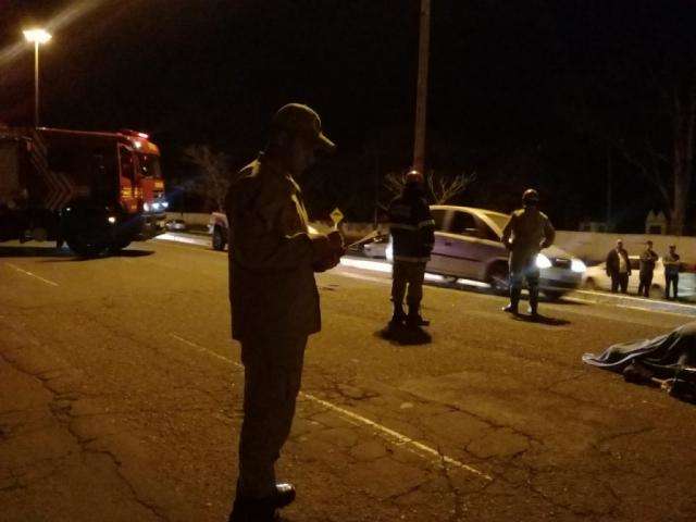 Pedestre morre atropelada por motociclista na C&ocirc;nsul Assaf Trad