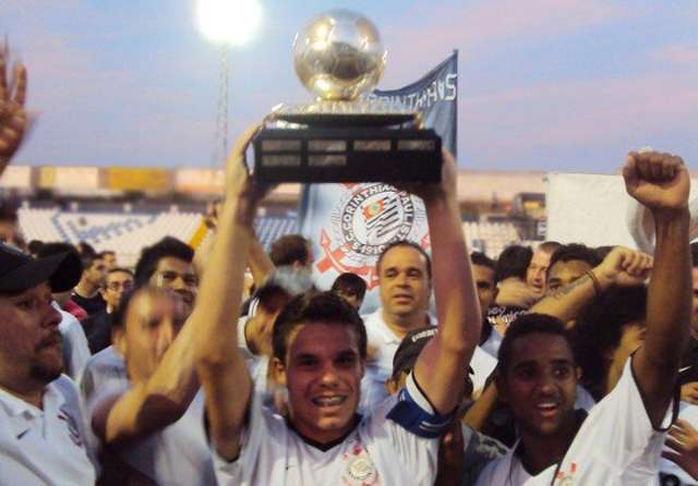 &quot;Olheiros&quot; do Corinthians selecionam garotos para jogar em SP 